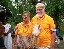 In der Südsee daheim, bei Gott zu Hause – Norman und Hilda Dietsch In der Südsee daheim, bei Gott zu Hause – Norman und Hilda Dietsch